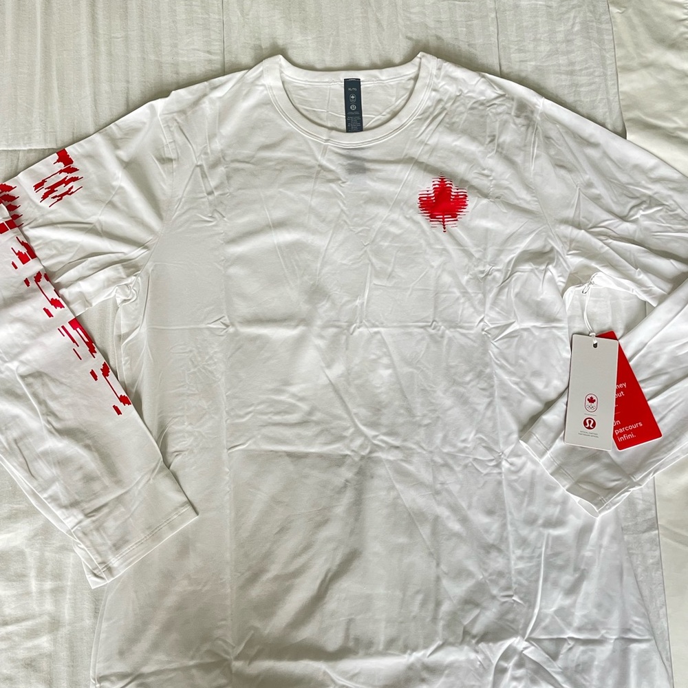 Lulu lemon Athletica Men’s Team Canada Fundamental Long Sleeve Shirt